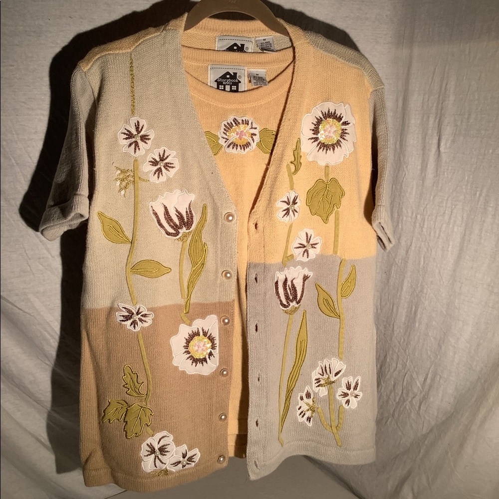 Storybook knit “Softly Blooming”